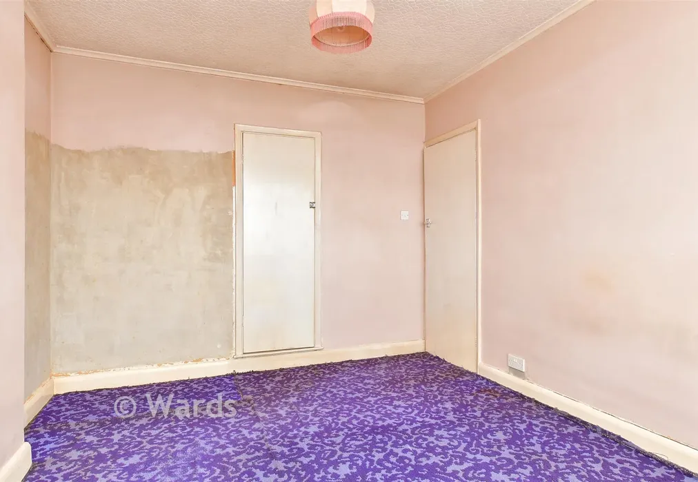 Bedroom 1 - Sutherland Avenue, Welling, Kent - Wards of Kent