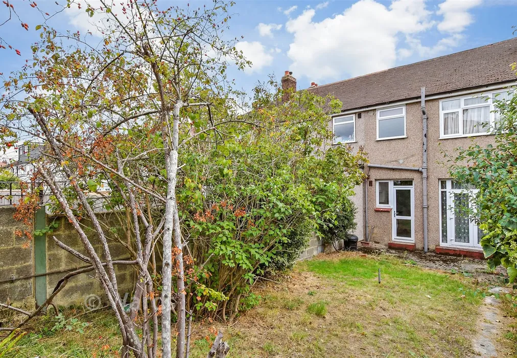 Rear Garden - Sutherland Avenue, Welling, Kent - Wards of Kent
