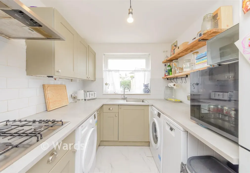 Kitchen - Sutherland Avenue, Welling, Kent - Wards of Kent