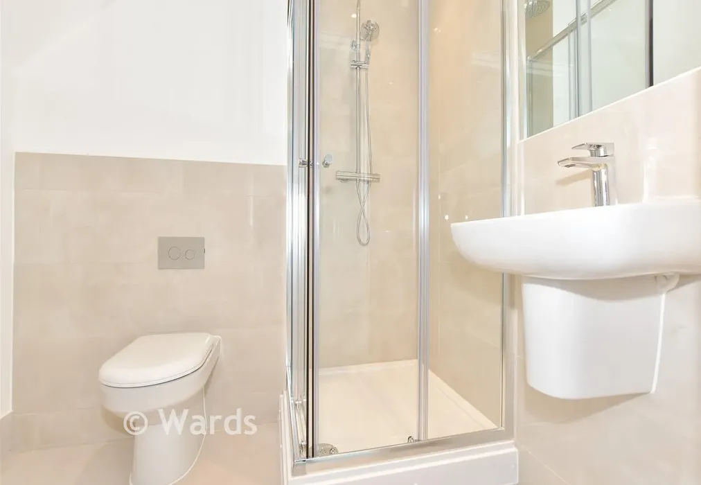En-Suite - Sutherland Park, Boundary Road, Hythe, Kent - Wards of Kent