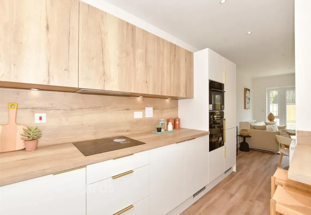 Kitchen - Sutherland Park, Boundary Road, Hythe, Kent - Wards of Kent