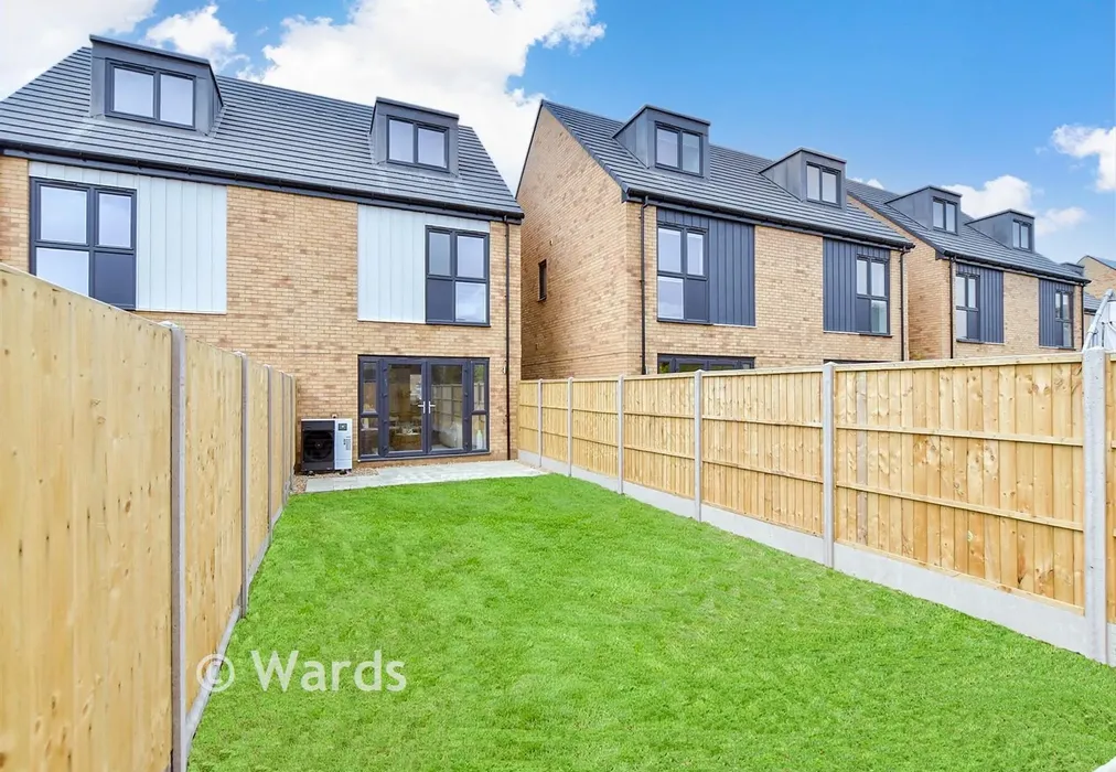 Rear Garden - Sutherland Park, Boundary Road, Hythe, Kent - Wards of Kent