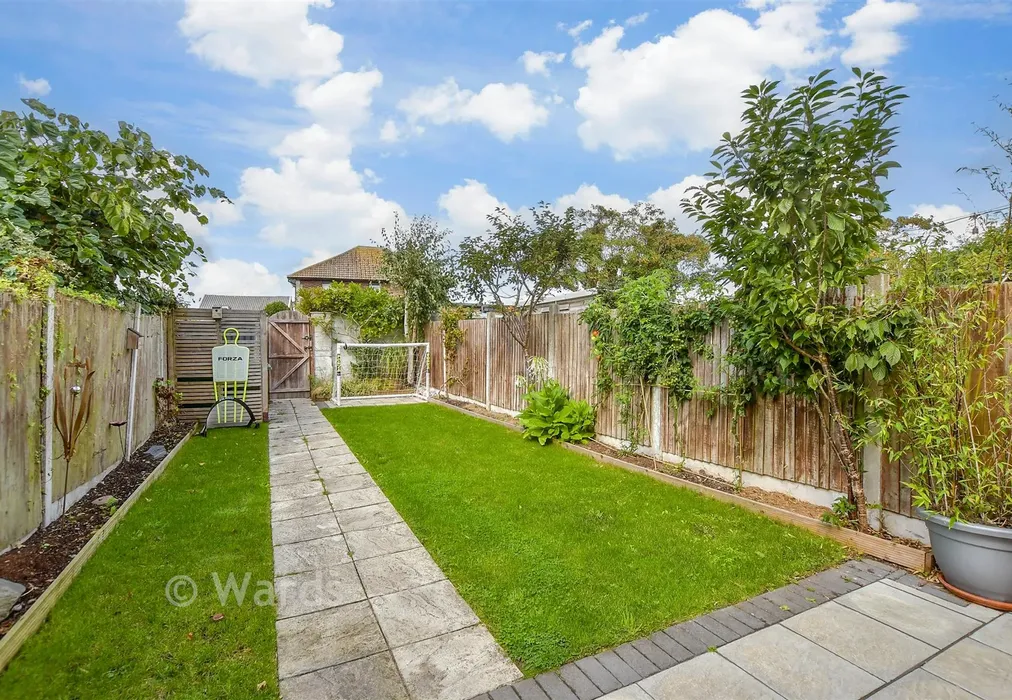 Rear Garden - Colemans Close, Lydd, Kent - Wards of Kent