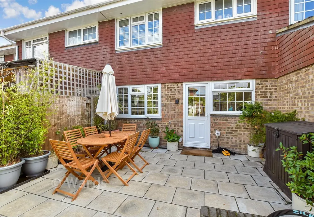 Patio / Decking - Colemans Close, Lydd, Kent - Wards of Kent