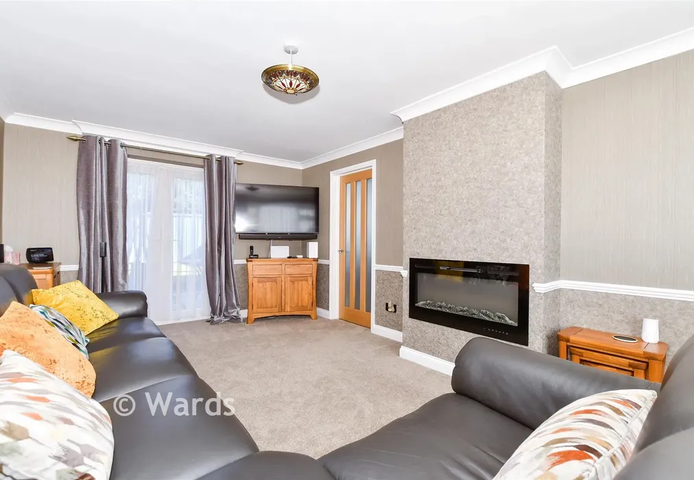 Lounge - Plover Road, Birds Estate, Larkfield, Kent - Wards of Kent