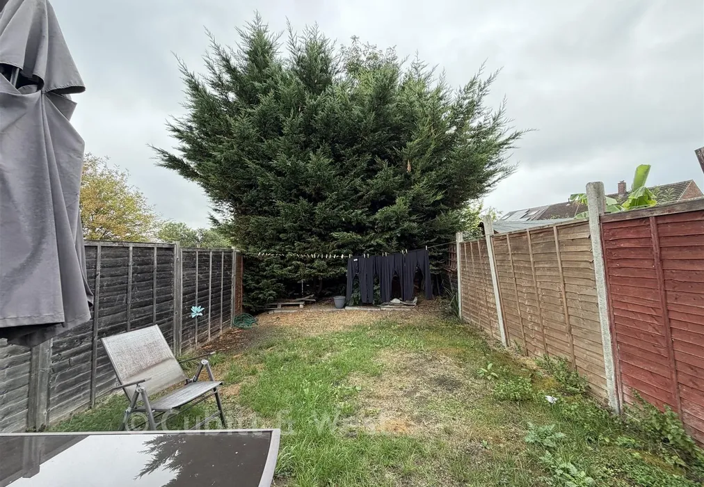 Rear - Colman Way, Redhill, Surrey - Wards of Kent