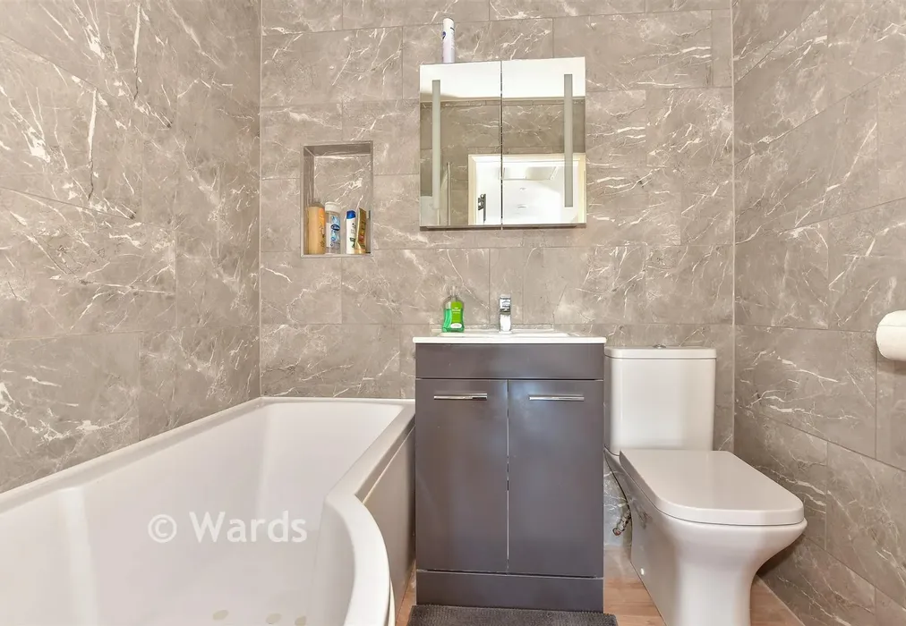 Bathroom - Victoria Road, Canterbury, Kent - Wards of Kent