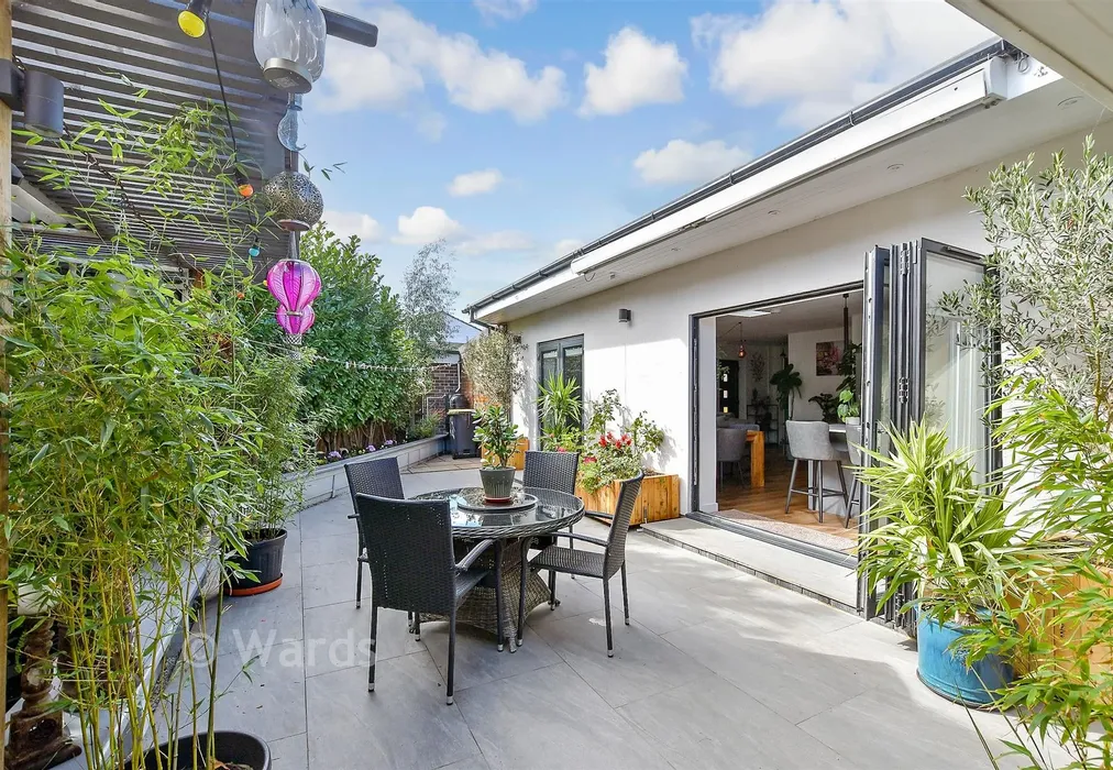 Rear Garden - Victoria Road, Canterbury, Kent - Wards of Kent