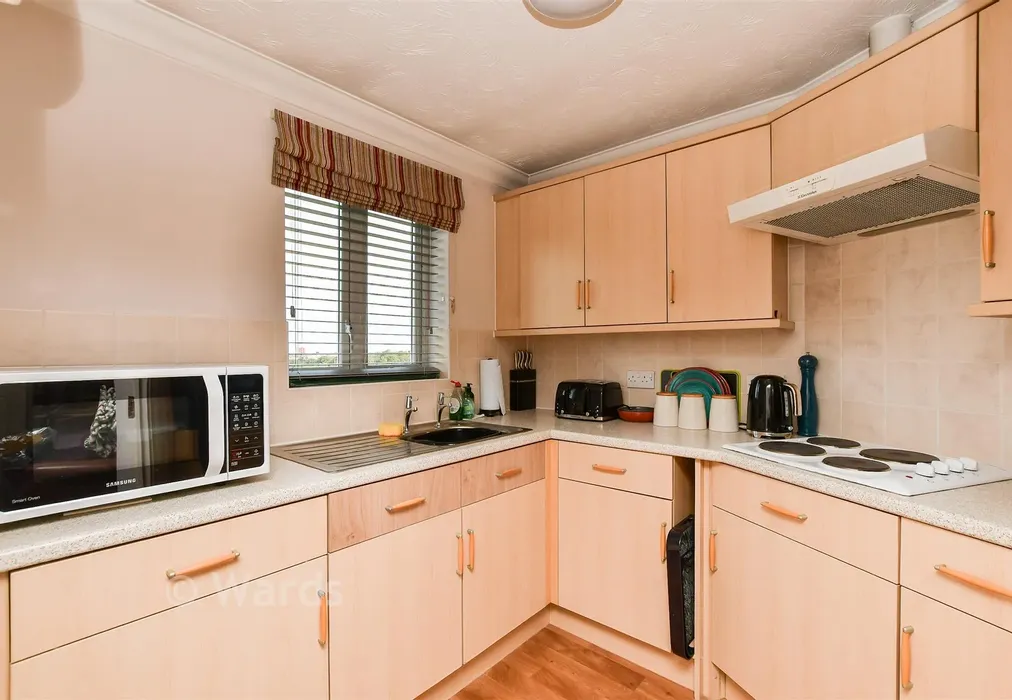 Kitchen - Wealdhurst Park, Broadstairs, Kent - Wards of Kent