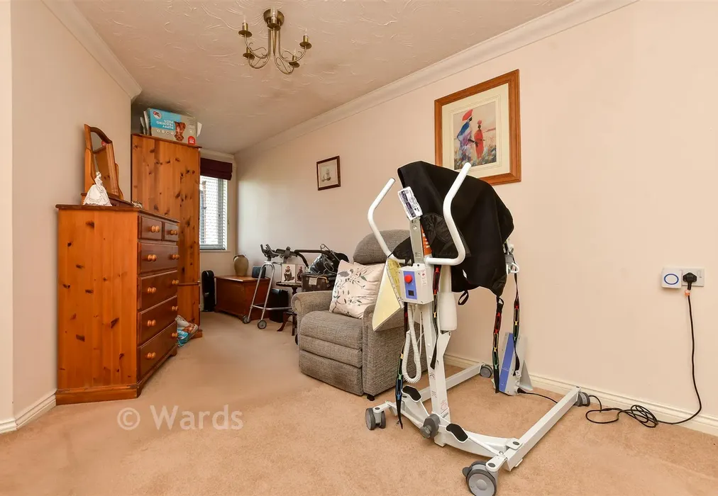 Bedroom - Wealdhurst Park, Broadstairs, Kent - Wards of Kent