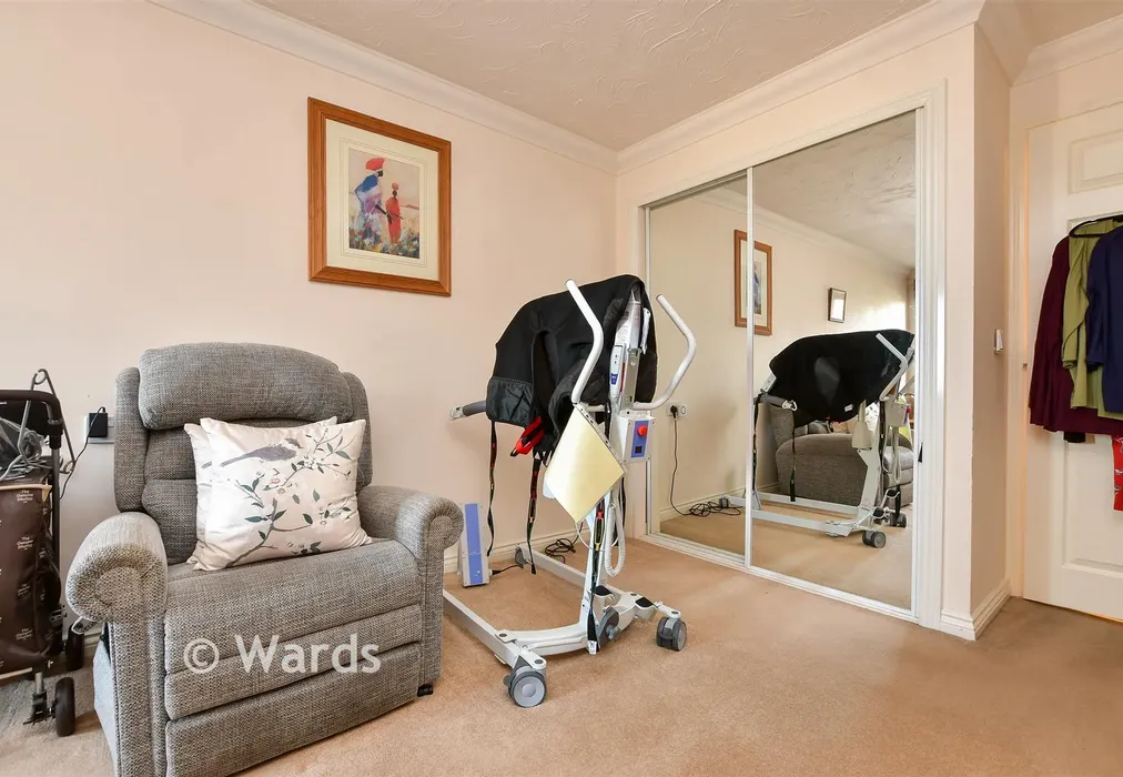 Bedroom - Wealdhurst Park, Broadstairs, Kent - Wards of Kent