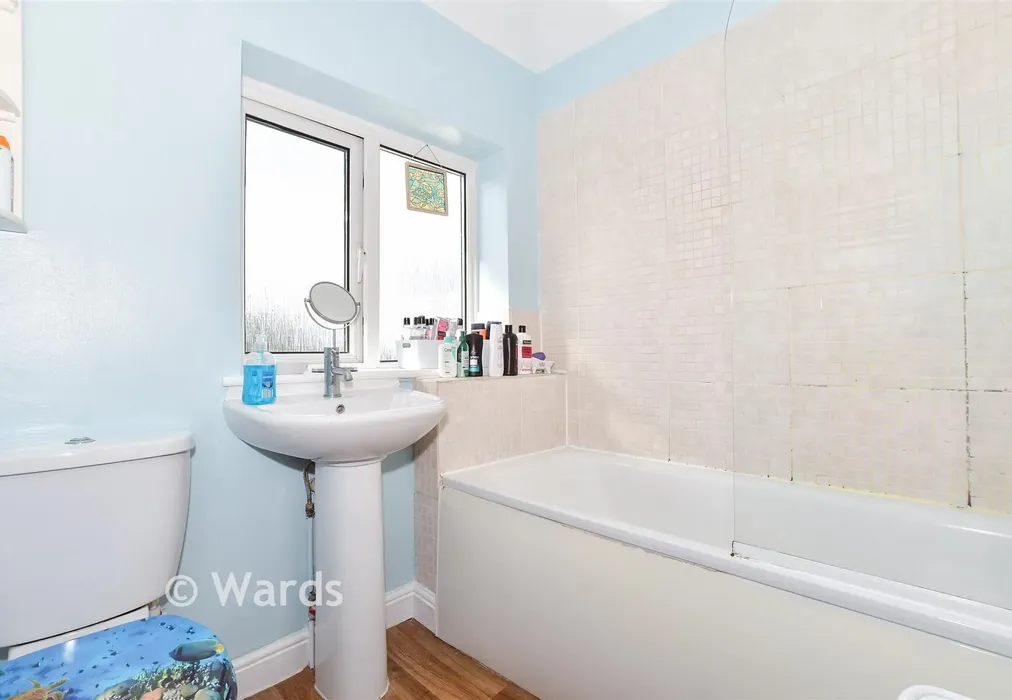 Bathroom - Plantation Lane, Bearsted, Maidstone, Kent - Wards of Kent