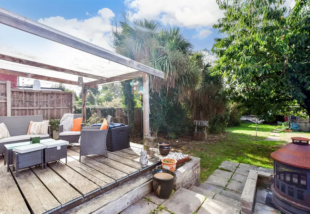 Rear Garden - Plantation Lane, Bearsted, Maidstone, Kent - Wards of Kent
