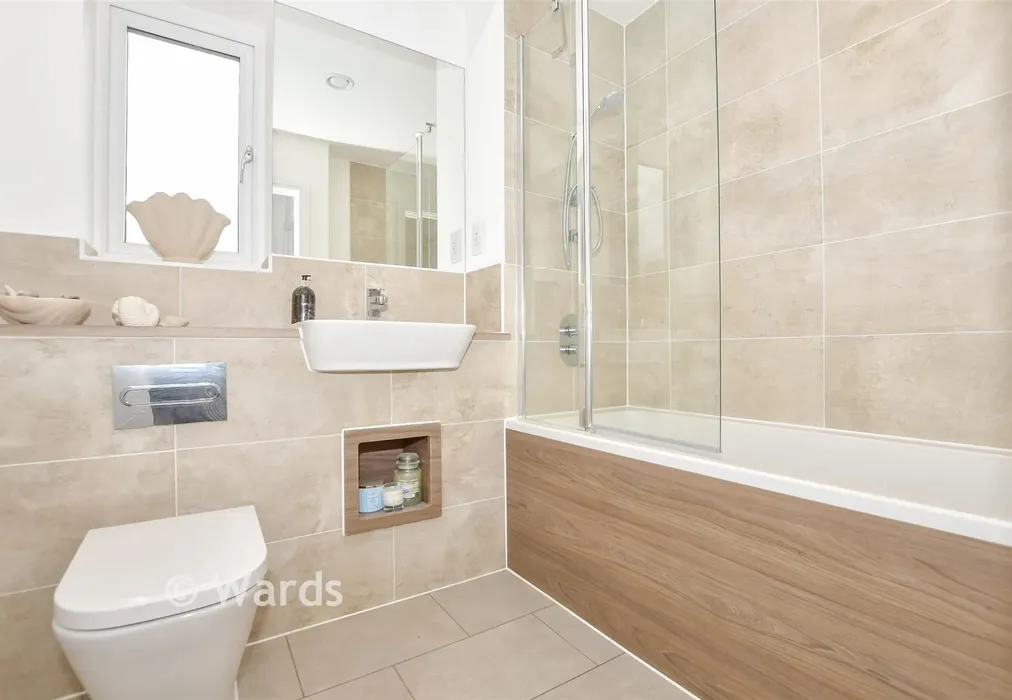 Bathroom - Ruby Close, Maidstone, Kent - Wards of Kent