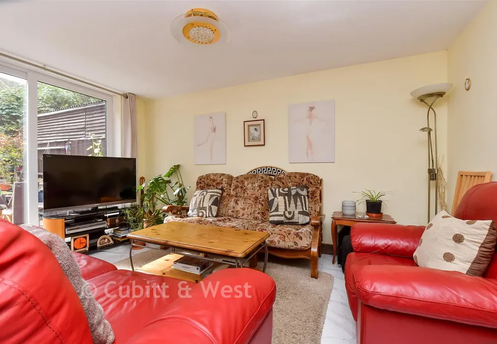 Lounge - Observatory Walk, Redhill, Surrey - Wards of Kent