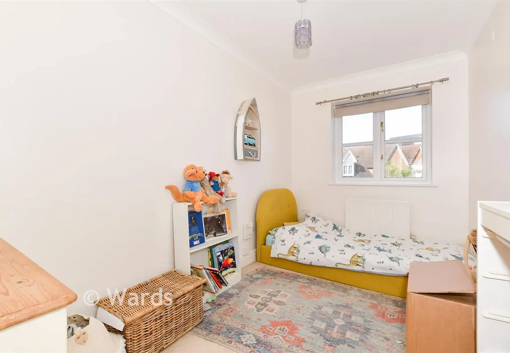 Bedroom 2 - Anisa Close, Kings Hill, West Malling, Kent - Wards of Kent