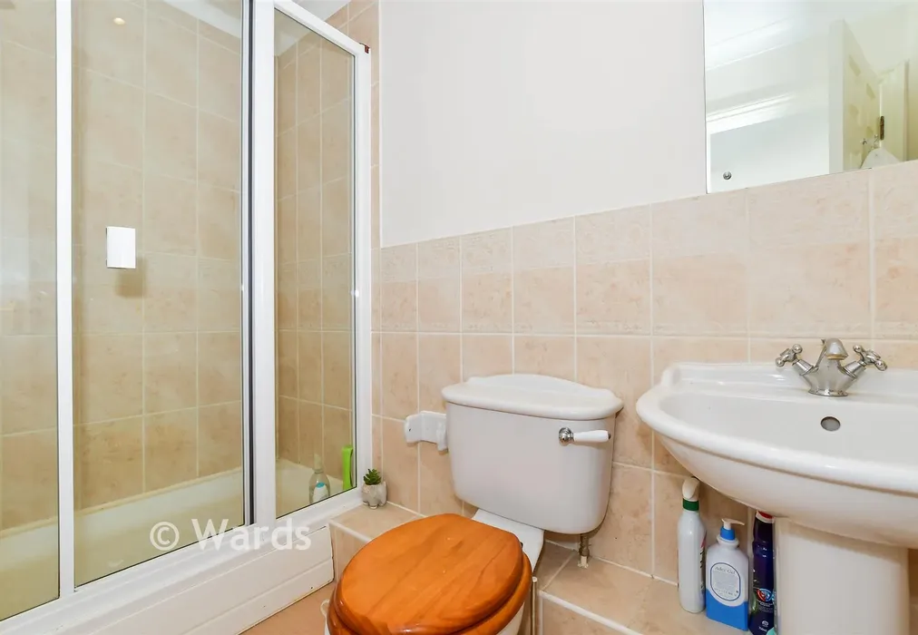Bedroom 1 - Anisa Close, Kings Hill, West Malling, Kent - Wards of Kent