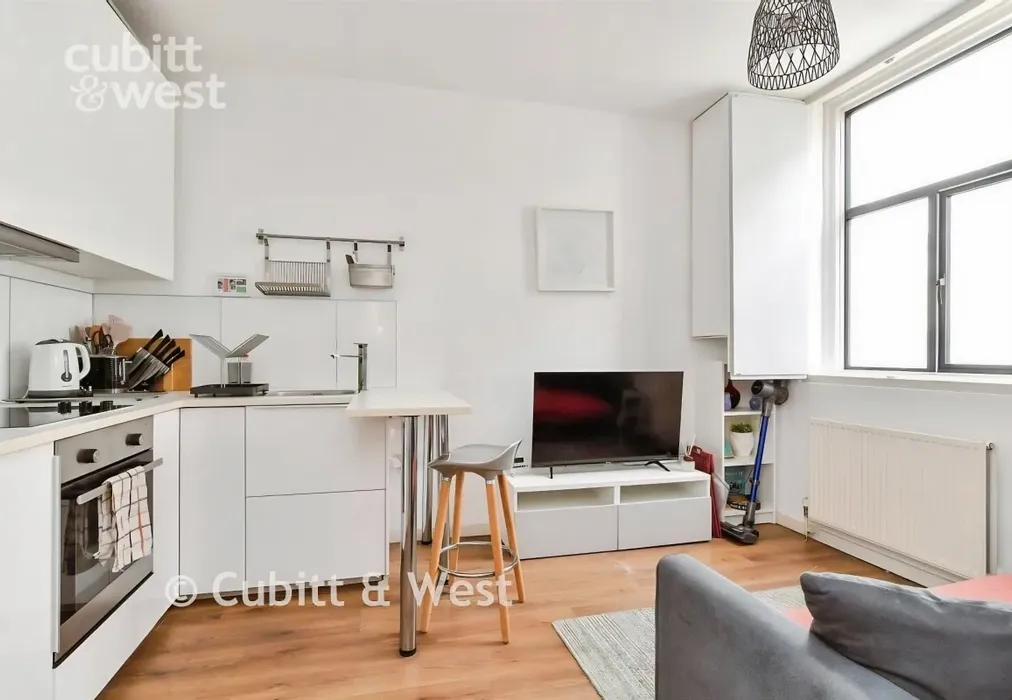 Open-Plan Living - Western Road, Brighton, BN1 - Wards of Kent