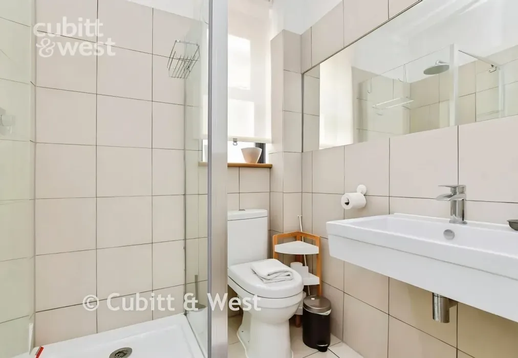 Shower Room - Western Road, Brighton, BN1 - Wards of Kent