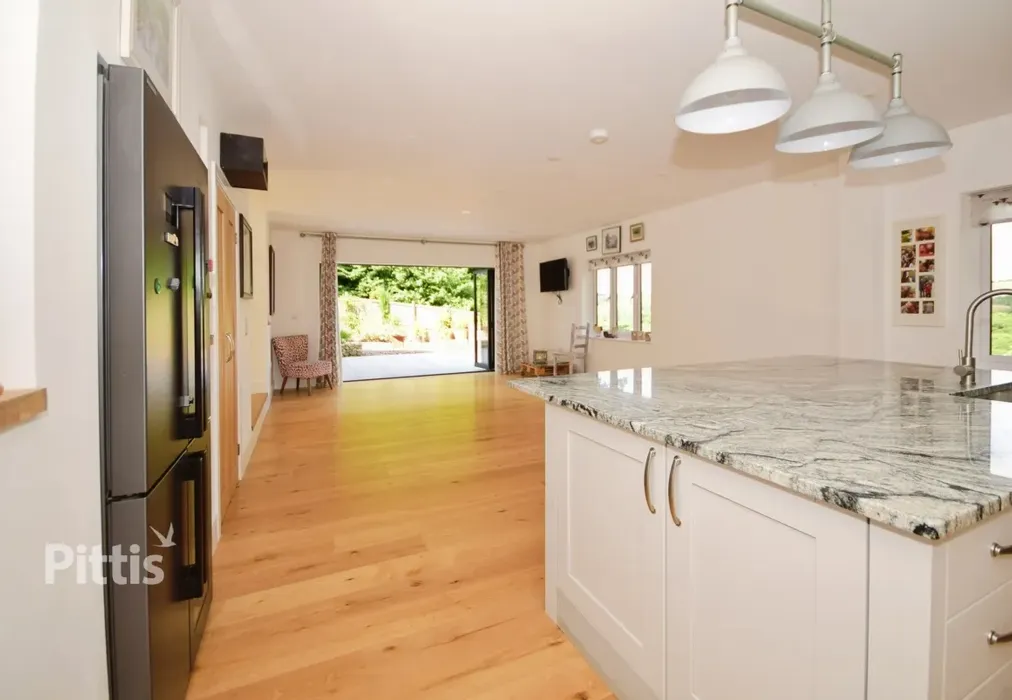  - Marvel Lane Newport PO30 - Wards of Kent