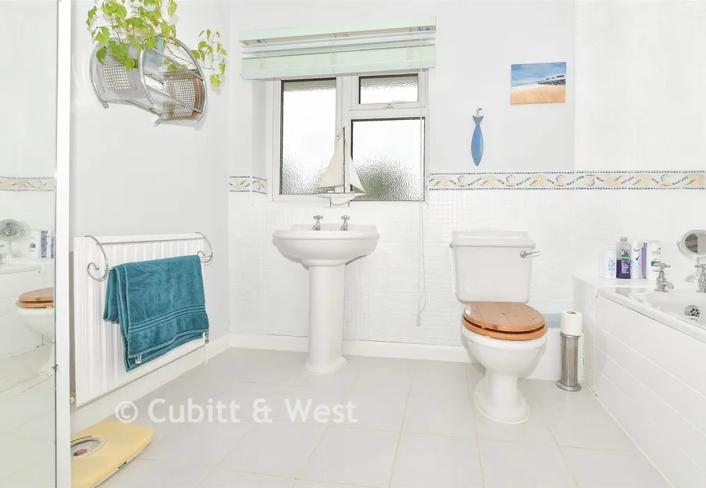 Bathroom - High Street, Buxted, Uckfield, East Sussex - Wards of Kent