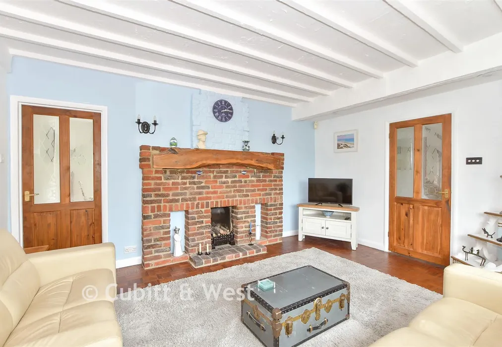 Lounge - High Street, Buxted, Uckfield, East Sussex - Wards of Kent