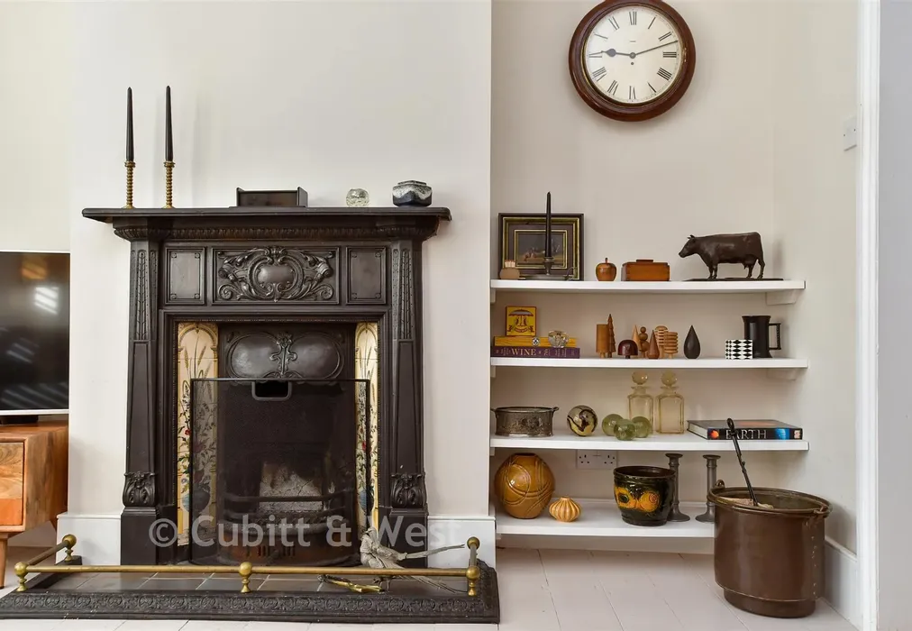 Internal Lifestyle Photograph - Brading Road, Brighton, East Sussex - Wards of Kent