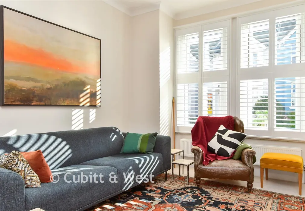 Internal Lifestyle Photograph - Brading Road, Brighton, East Sussex - Wards of Kent