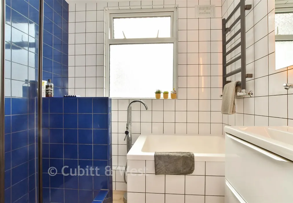 Shower Room - Brading Road, Brighton, East Sussex - Wards of Kent