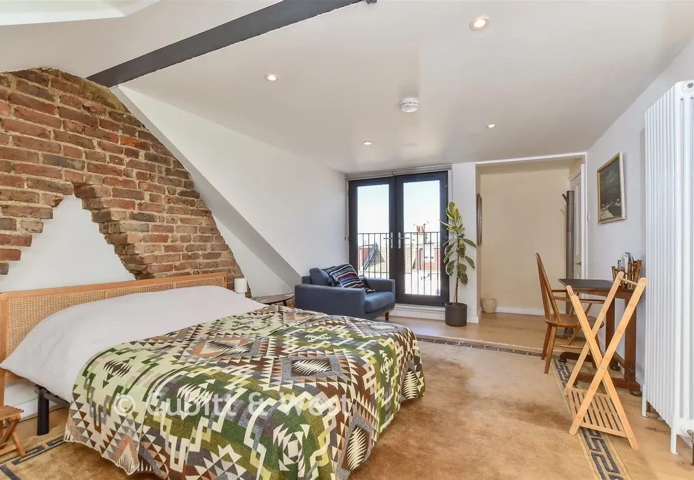Bedroom 1 - Brading Road, Brighton, East Sussex - Wards of Kent