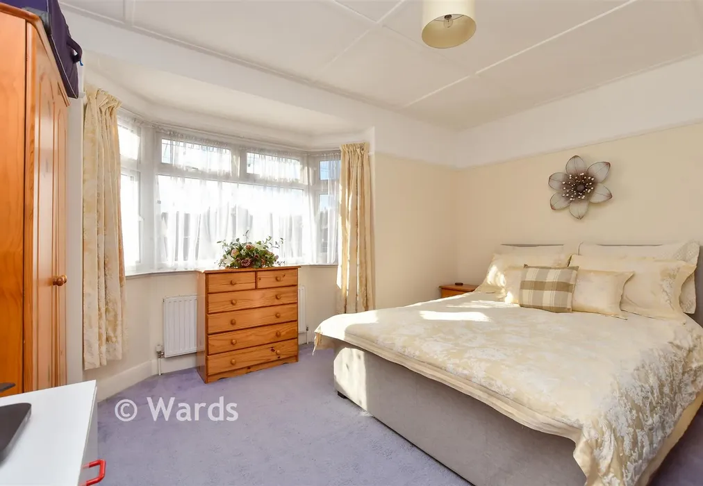 Bedroom 1 - Queenborough Road, Minster-On-Sea, Kent - Wards of Kent