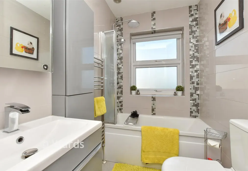 Bathroom - Queenborough Road, Minster-On-Sea, Kent - Wards of Kent
