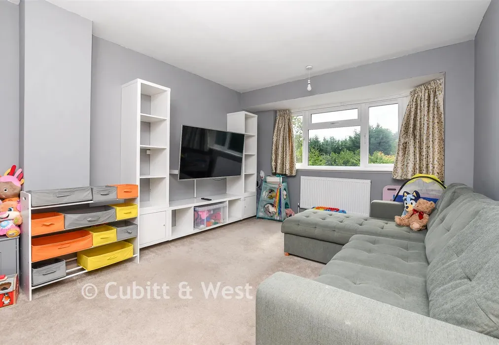 Bedroom 4 - The Meadway, Horley, Surrey - Wards of Kent