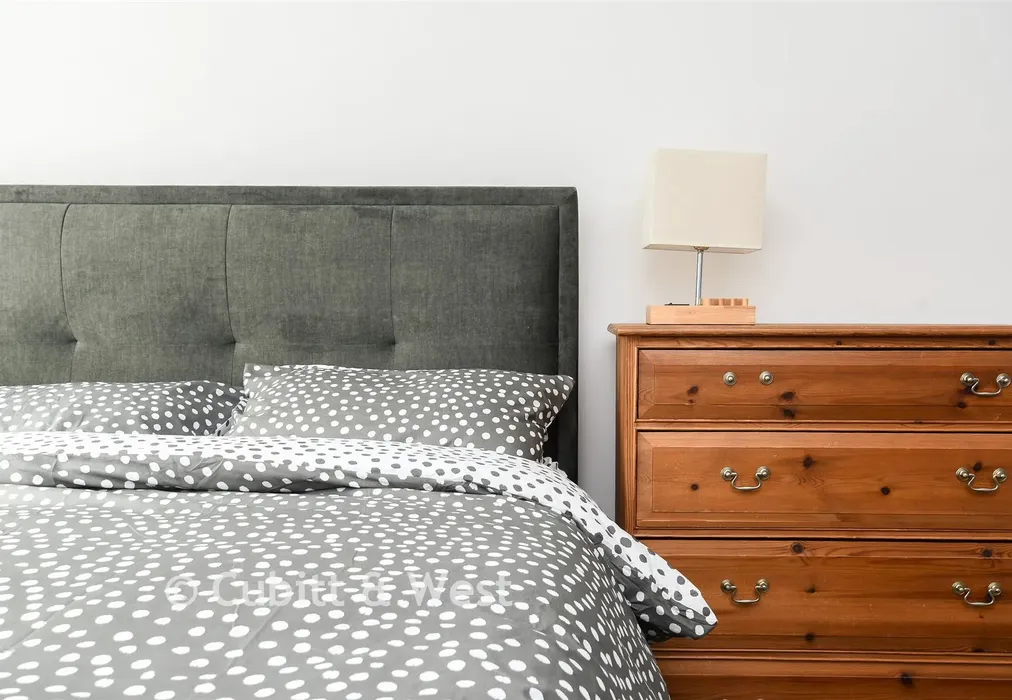 Internal Lifestyle Photograph - The Meadway, Horley, Surrey - Wards of Kent