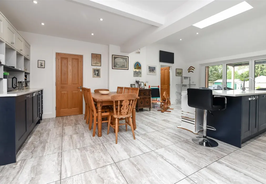 Kitchen/Family Room - The Meadway, Horley, Surrey - Wards of Kent