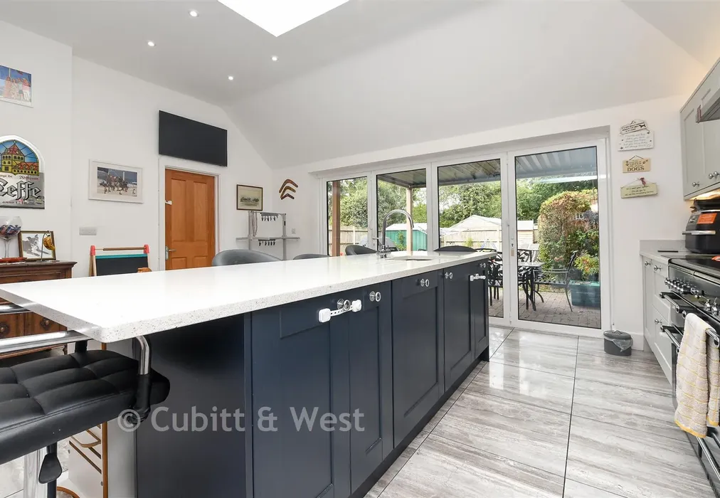 Kitchen/Family Room - The Meadway, Horley, Surrey - Wards of Kent