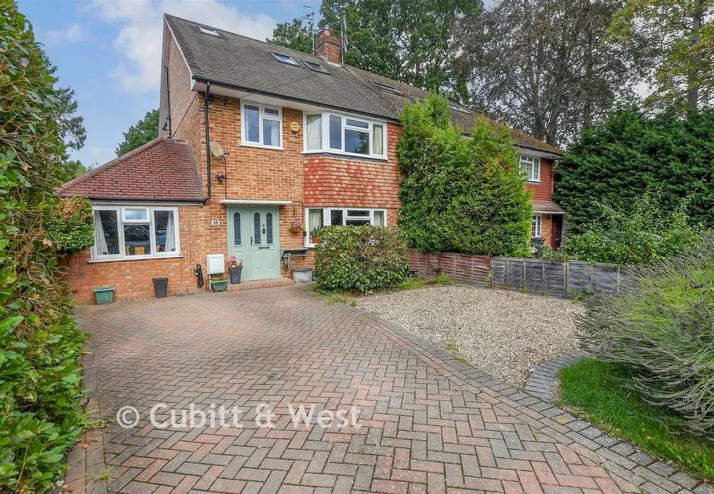 Driveway/Parking - The Meadway, Horley, Surrey - Wards of Kent