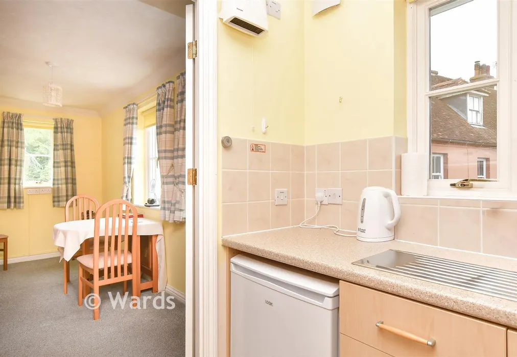 Kitchen - East Street, Faversham, Kent - Wards of Kent