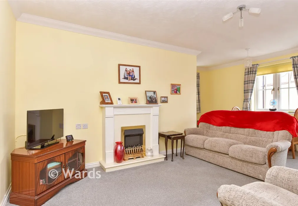 Lounge - East Street, Faversham, Kent - Wards of Kent