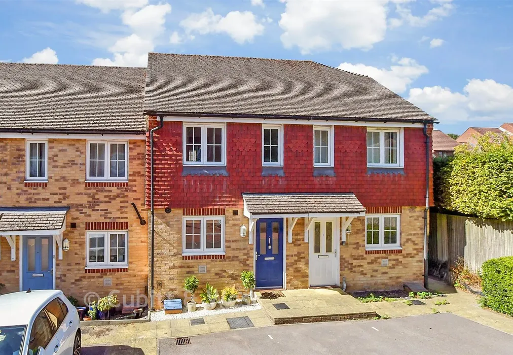 External (Web) - Garland Close, Petworth, West Sussex - Wards of Kent