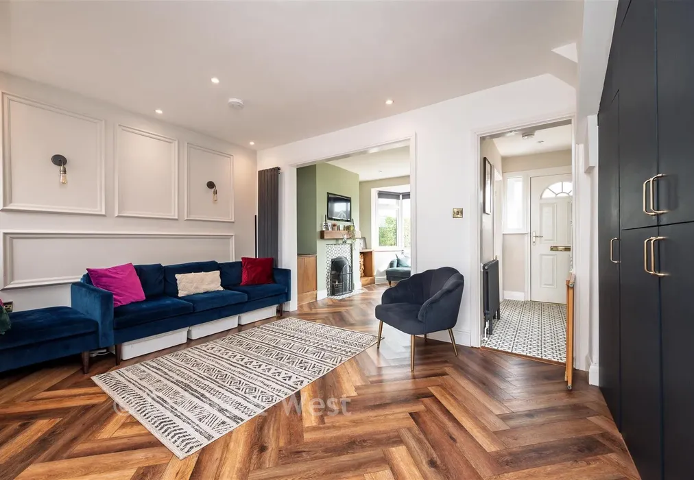Dining/Family Area - Chalkpit Lane, Dorking, Surrey - Wards of Kent