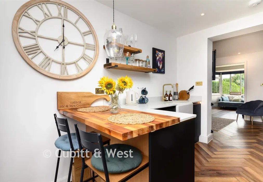 Kitchen - Chalkpit Lane, Dorking, Surrey - Wards of Kent