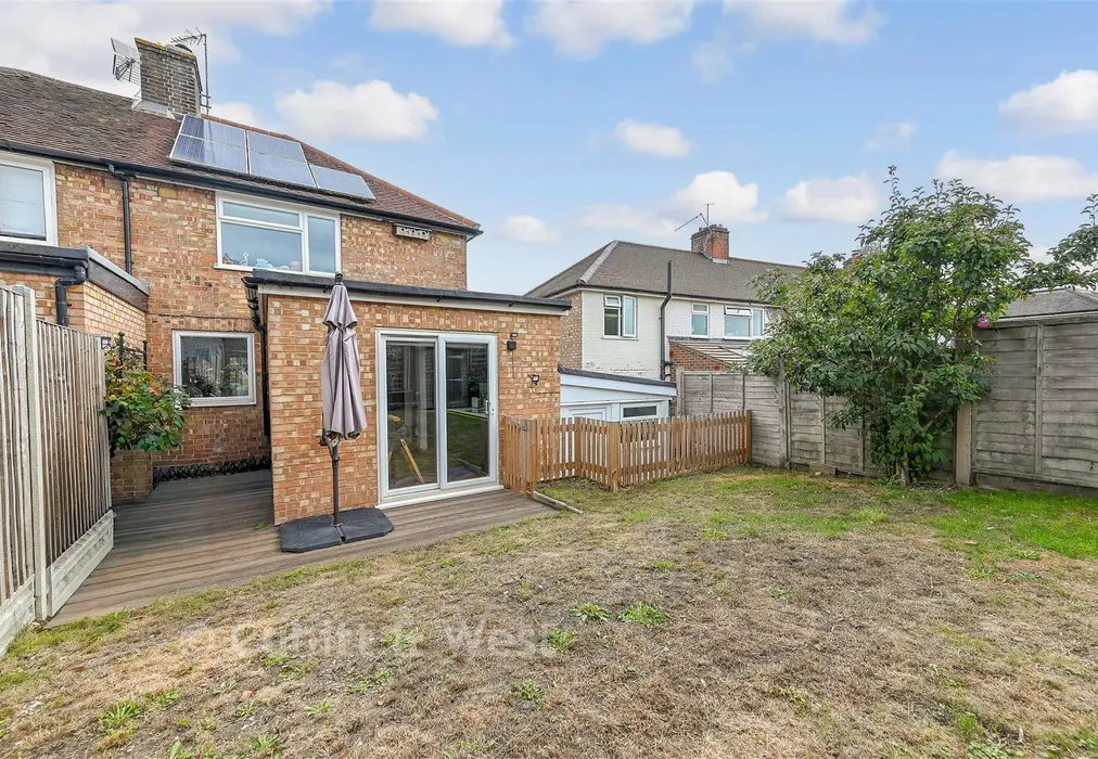 Rear Garden - Chalkpit Lane, Dorking, Surrey - Wards of Kent