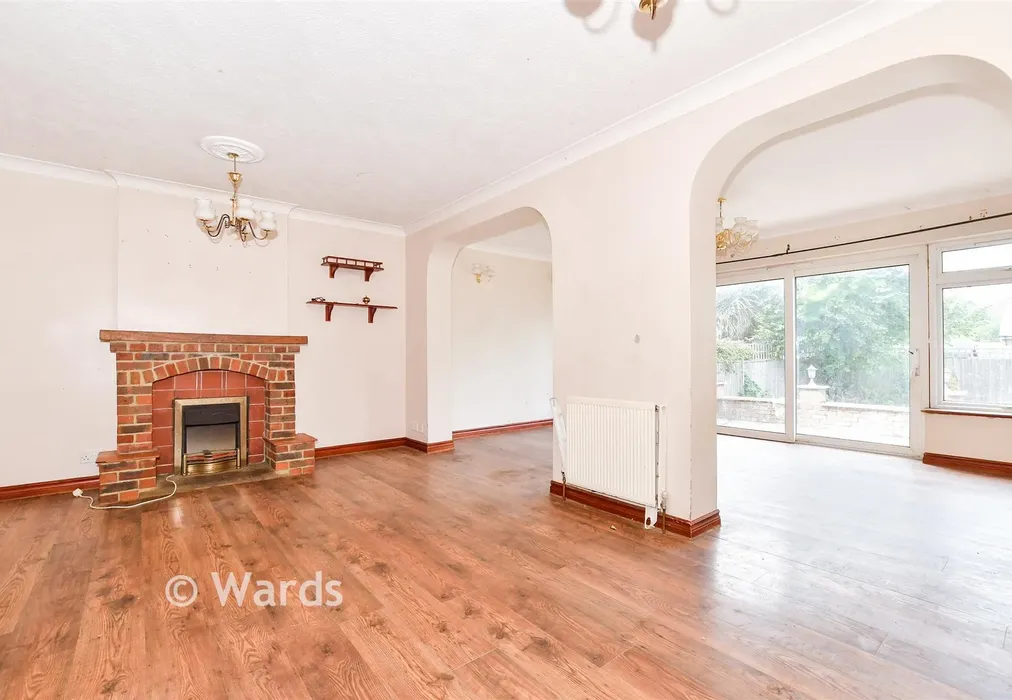 Lounge - Brockenhurst Avenue, Maidstone, Kent - Wards of Kent