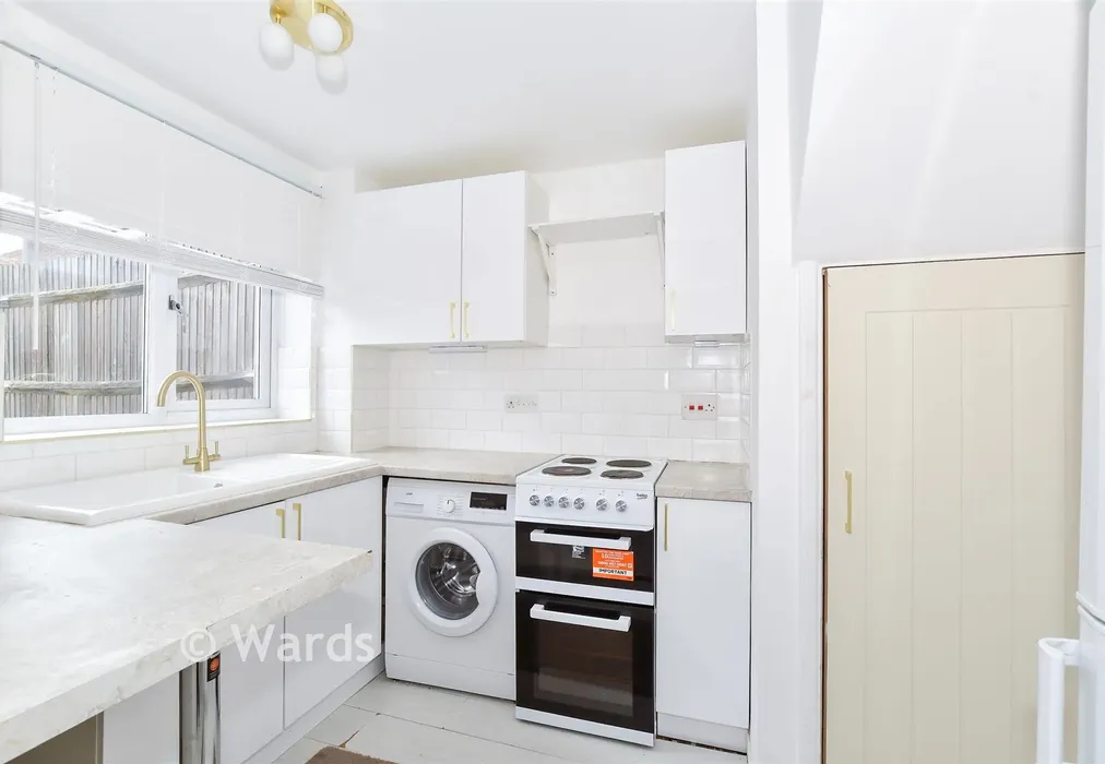 Kitchen - The Head Race, Maidstone, Kent - Wards of Kent