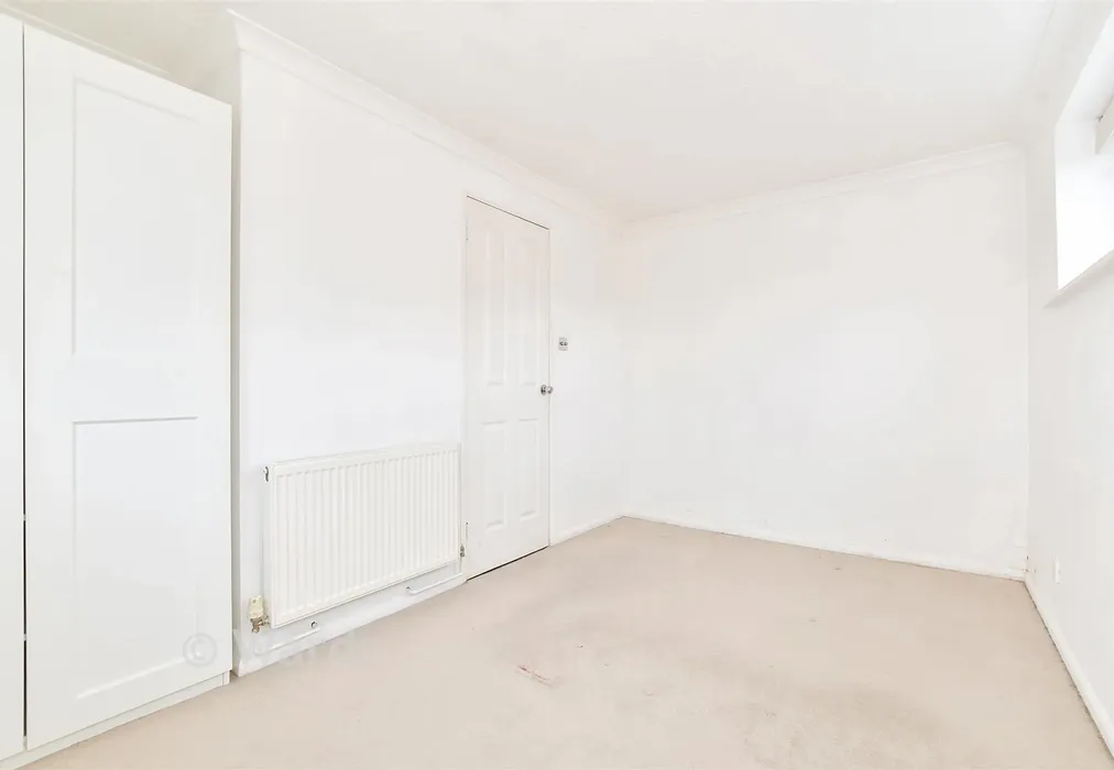 Bedroom - The Head Race, Maidstone, Kent - Wards of Kent