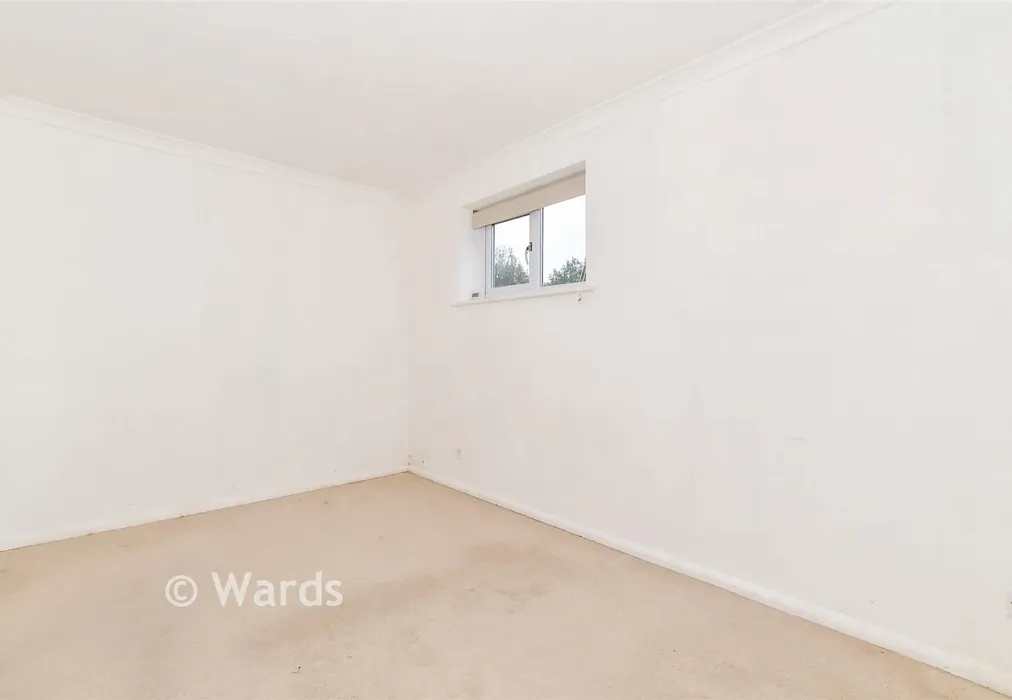 Bedroom - The Head Race, Maidstone, Kent - Wards of Kent