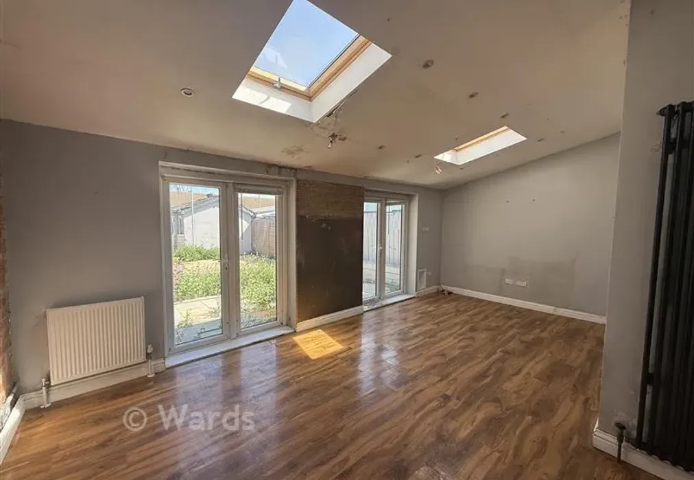 Lounge - London Road, Teynham, Kent - Wards of Kent