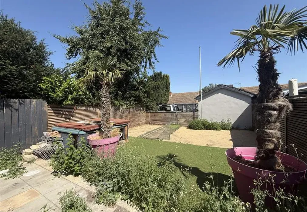 Rear Garden - London Road, Teynham, Kent - Wards of Kent
