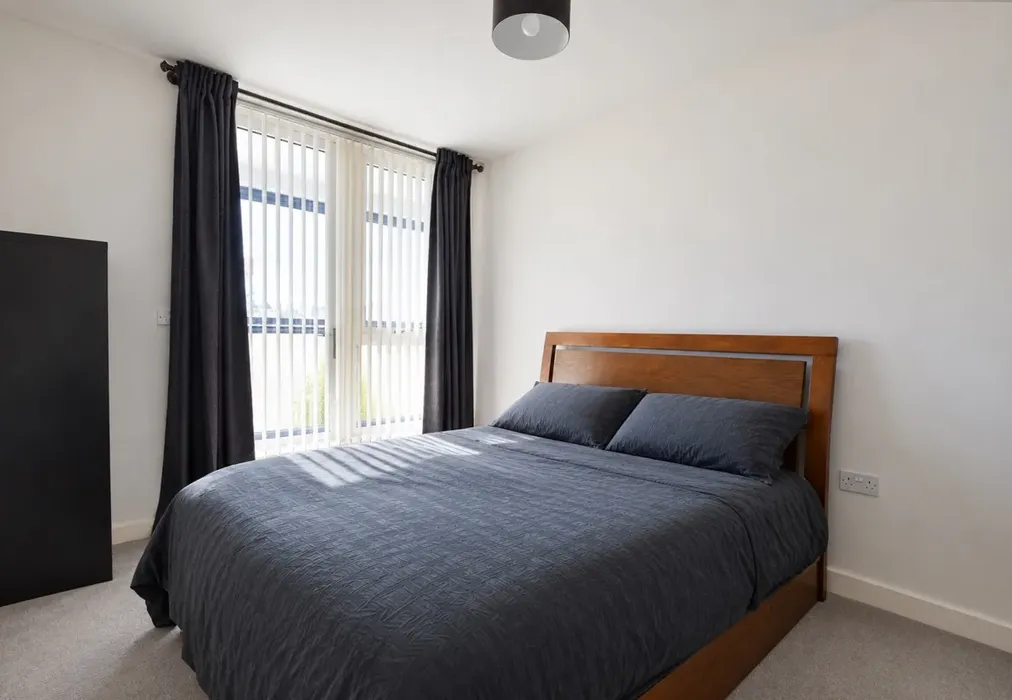bedroom 1 - Cloudesley House Corporation Street ME1 - Wards of Kent